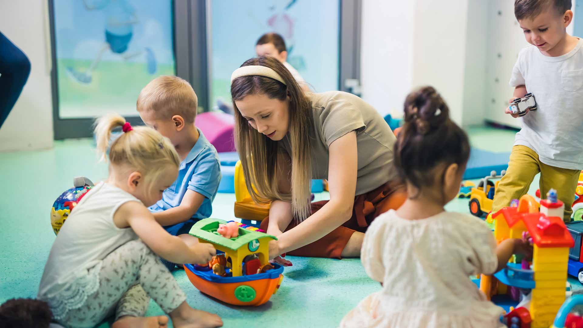 Childcare Options in France - 035_Education_Creche_AdobeStock_525430802_1920x1080